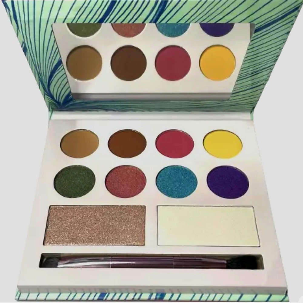 NWT* LAURA SANCHEZ Moods Eyeshadow and Highlighter Palette